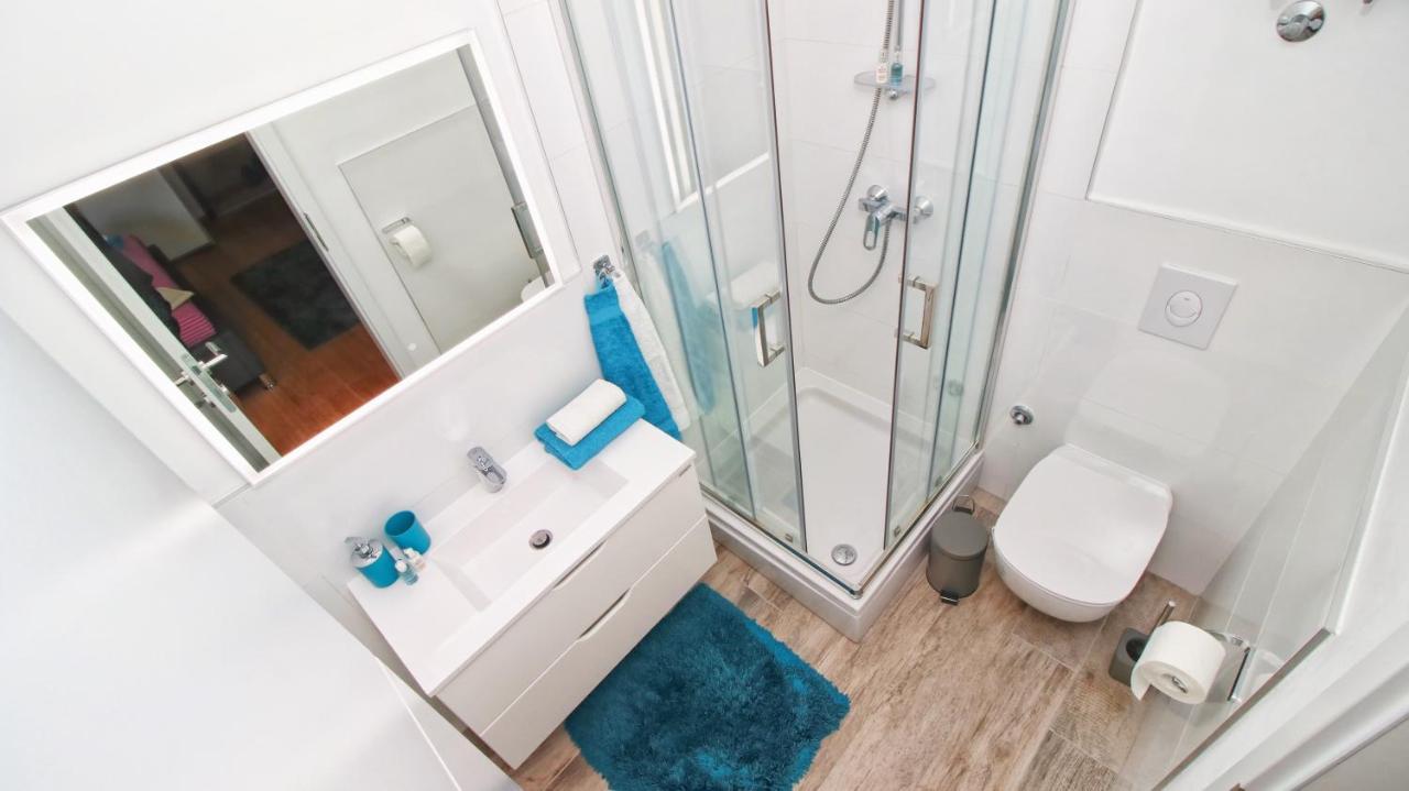 Guesthouse Esma Ровин Екстериор снимка