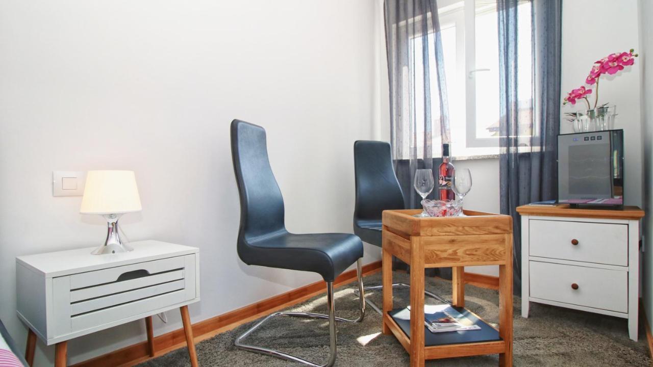 Guesthouse Esma Ровин Екстериор снимка
