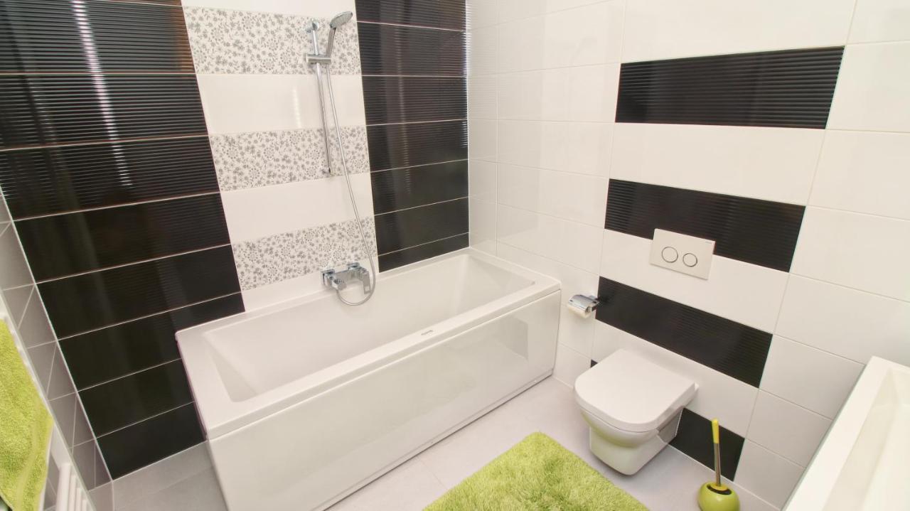 Guesthouse Esma Ровин Екстериор снимка