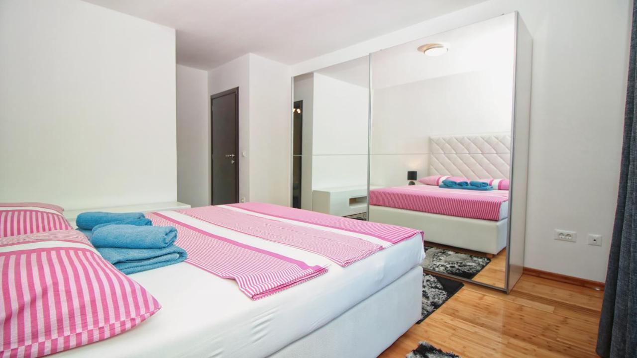 Guesthouse Esma Ровин Екстериор снимка