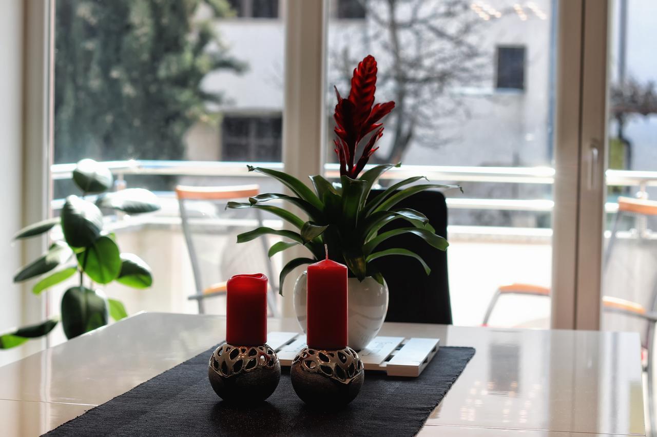 Guesthouse Esma Ровин Екстериор снимка
